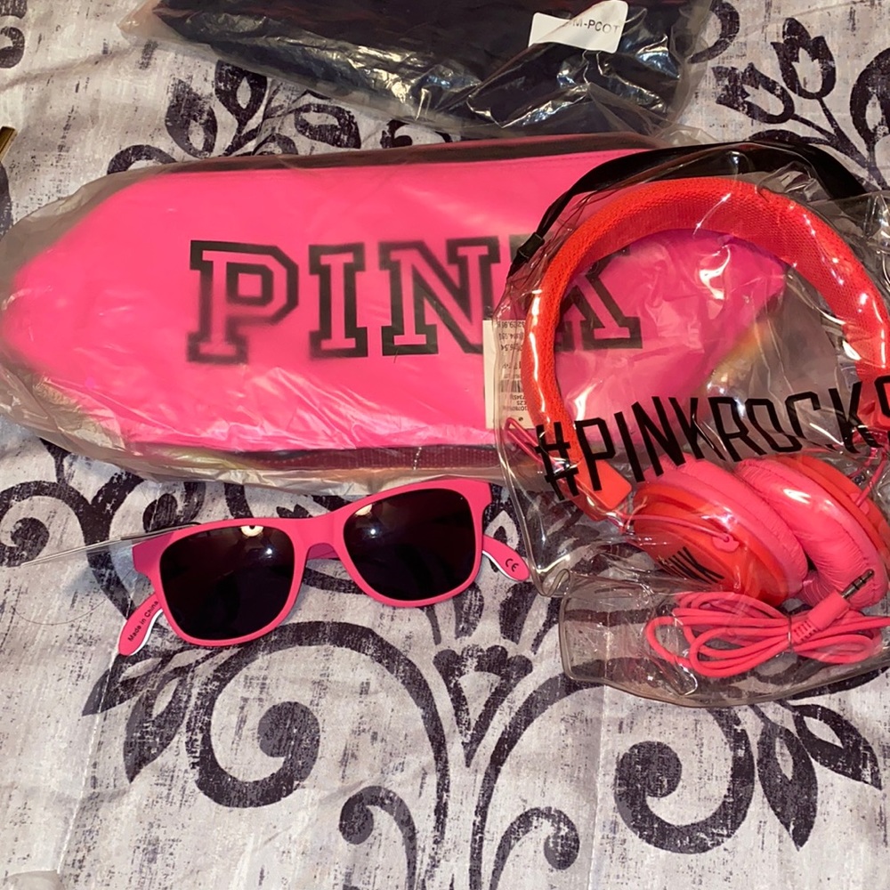 Pink by Victoria’s Secret bundle.